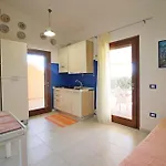 4 Posti Con Giardino Privato E Parcheggio A 350m Dalla *